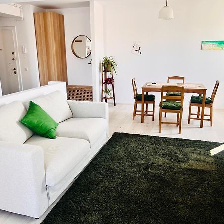 Airport Gardens Loft Apartment Otopeni Bagian luar foto