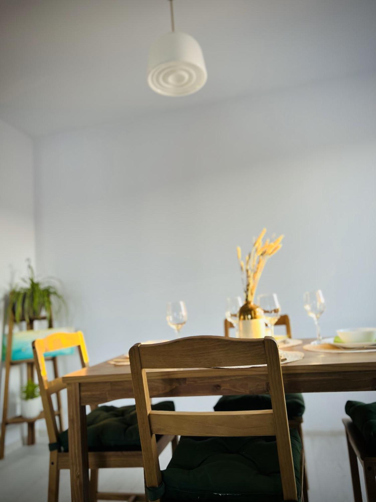 Airport Gardens Loft Apartment Otopeni Bagian luar foto