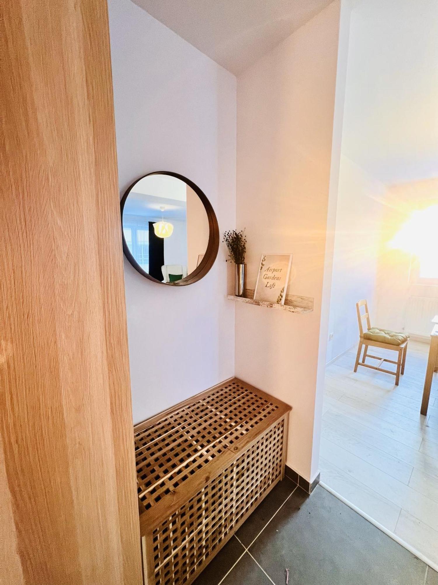 Airport Gardens Loft Apartment Otopeni Bagian luar foto