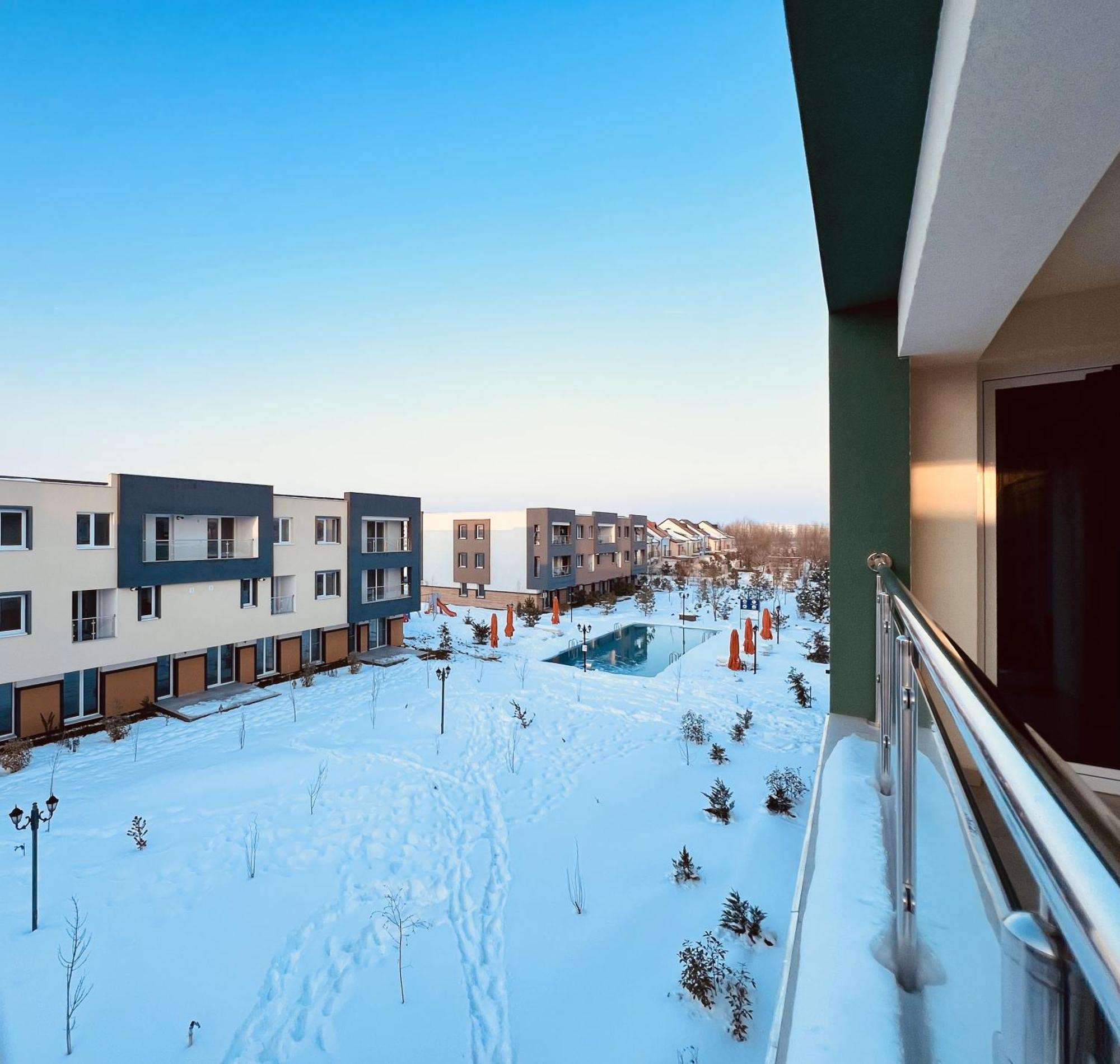 Airport Gardens Loft Apartment Otopeni Bagian luar foto
