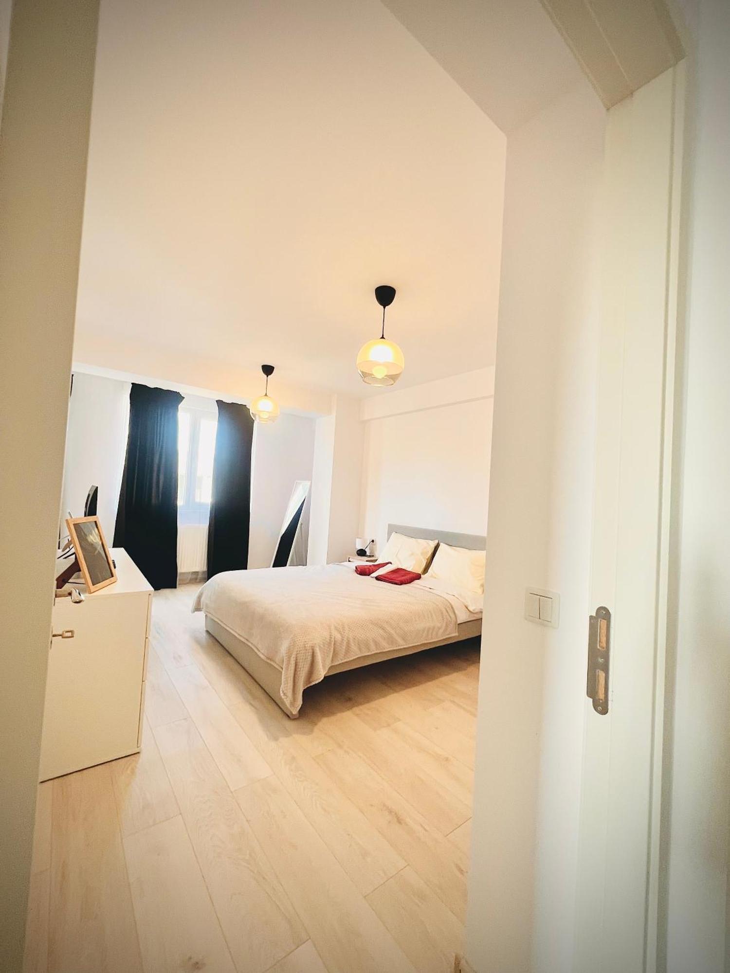 Airport Gardens Loft Apartment Otopeni Bagian luar foto